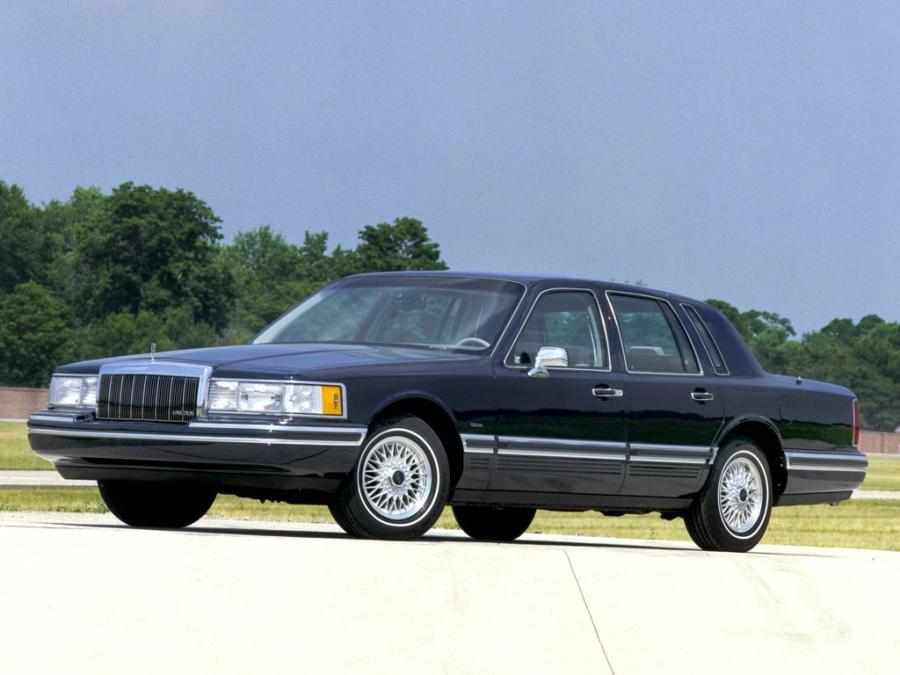  Lincoln Town Car 1992 года  (фото 5 из 16)
